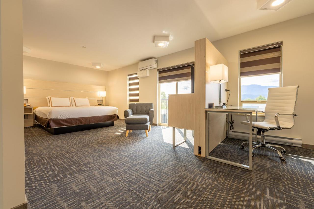 Quality Inn Sunshine Suites Terrace Bagian luar foto