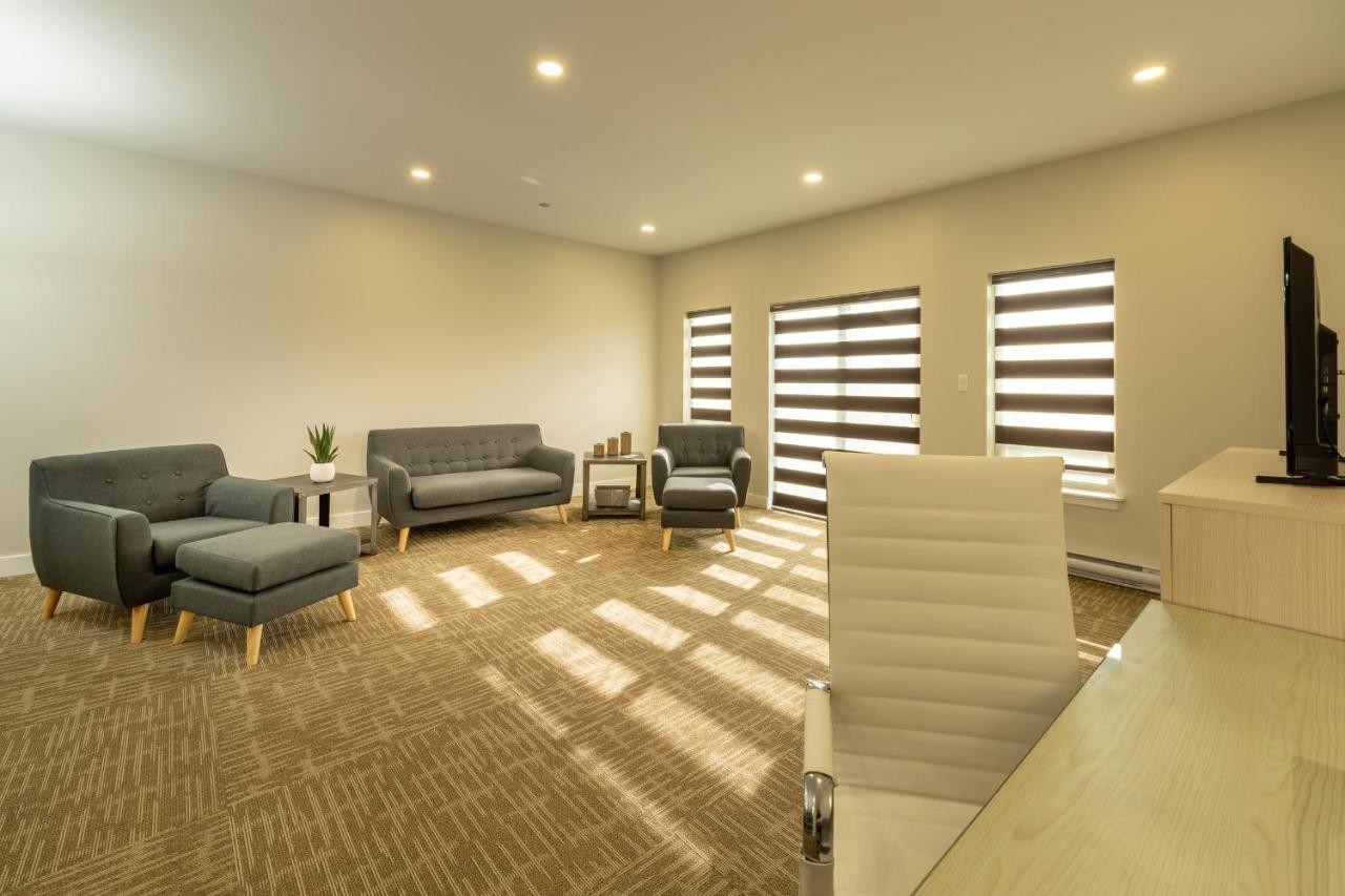 Quality Inn Sunshine Suites Terrace Bagian luar foto