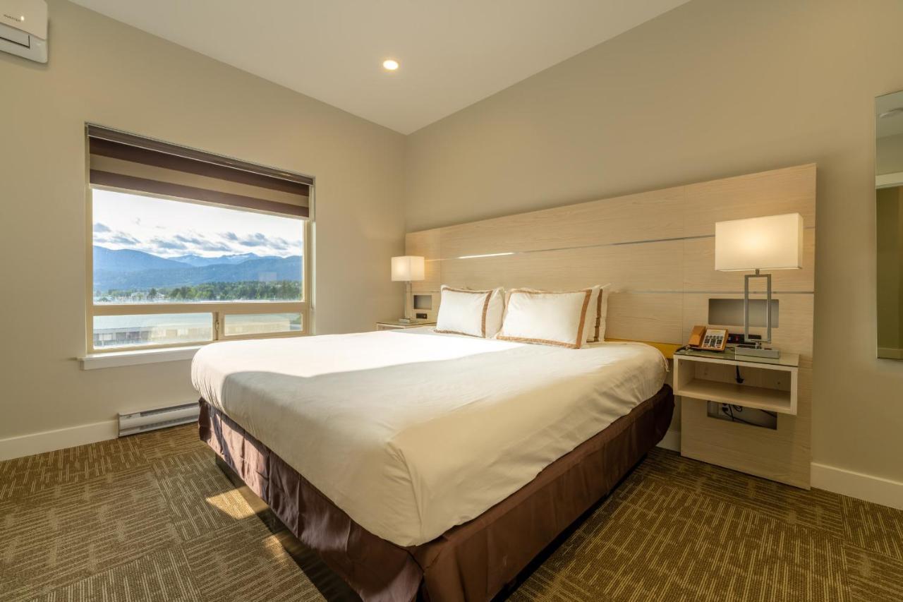 Quality Inn Sunshine Suites Terrace Bagian luar foto