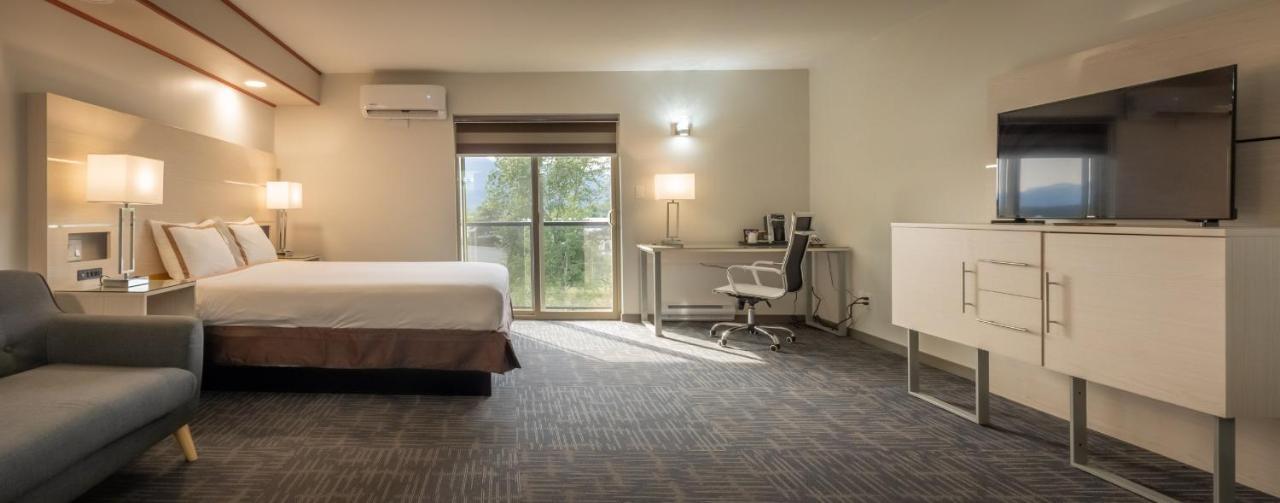 Quality Inn Sunshine Suites Terrace Bagian luar foto
