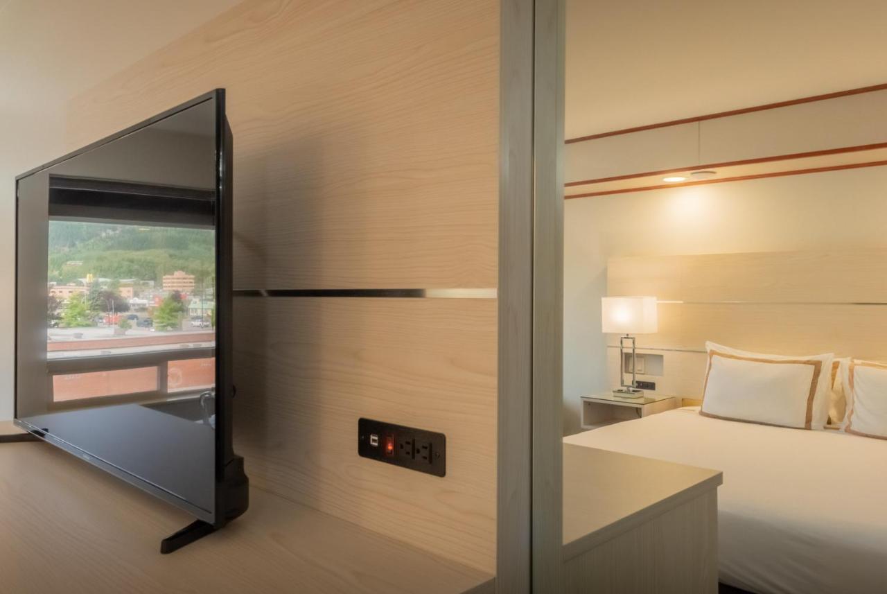 Quality Inn Sunshine Suites Terrace Bagian luar foto