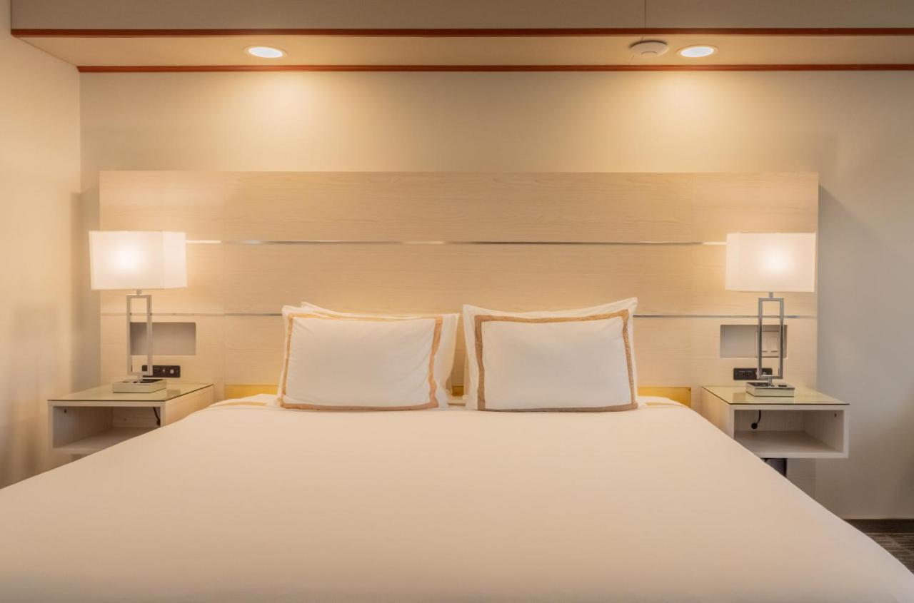 Quality Inn Sunshine Suites Terrace Bagian luar foto