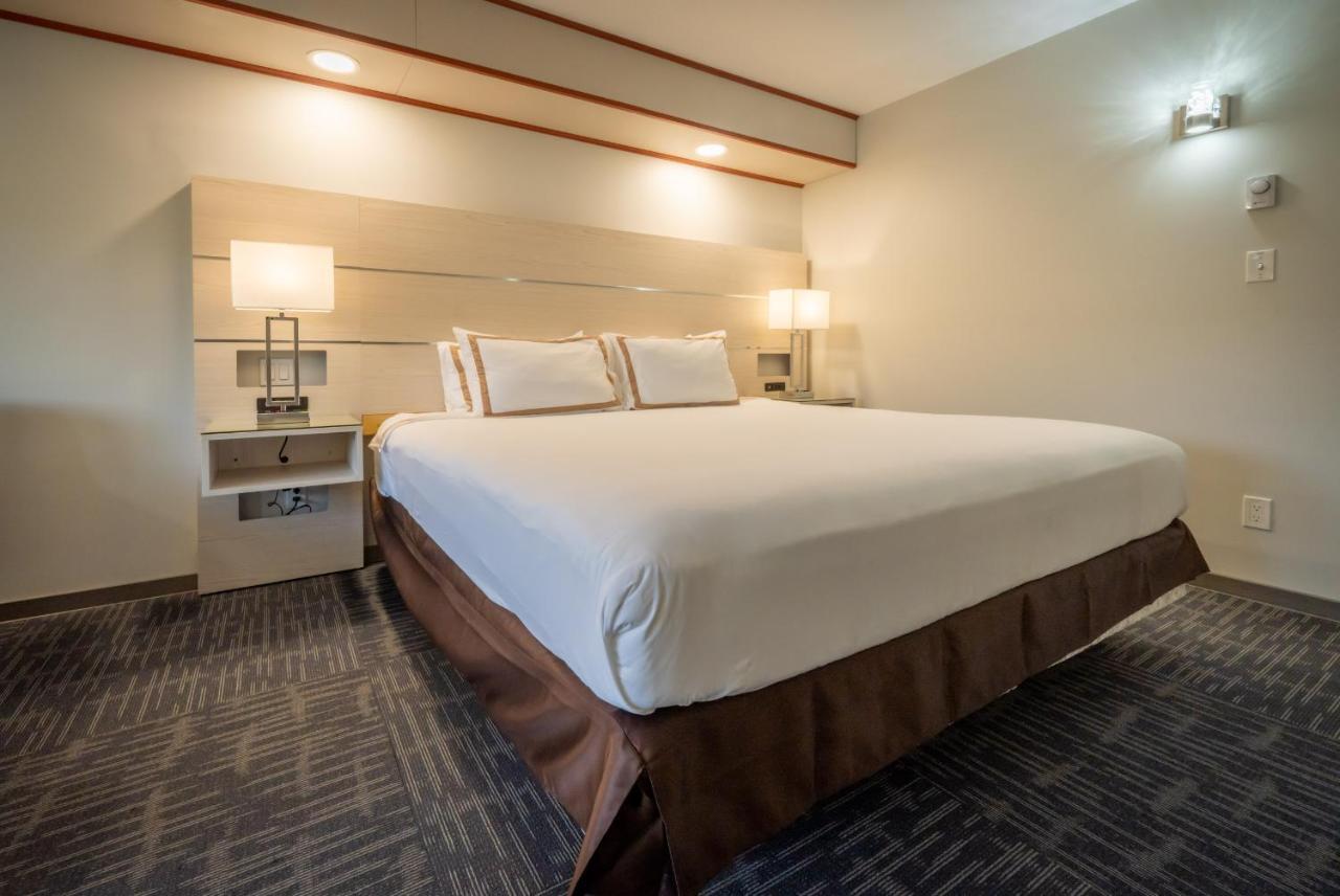 Quality Inn Sunshine Suites Terrace Bagian luar foto
