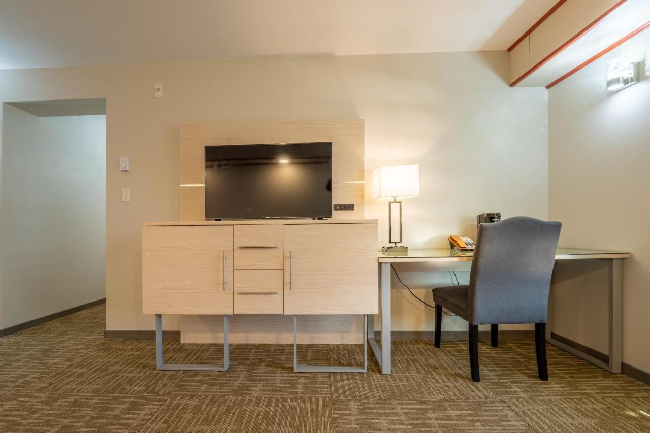 Quality Inn Sunshine Suites Terrace Bagian luar foto