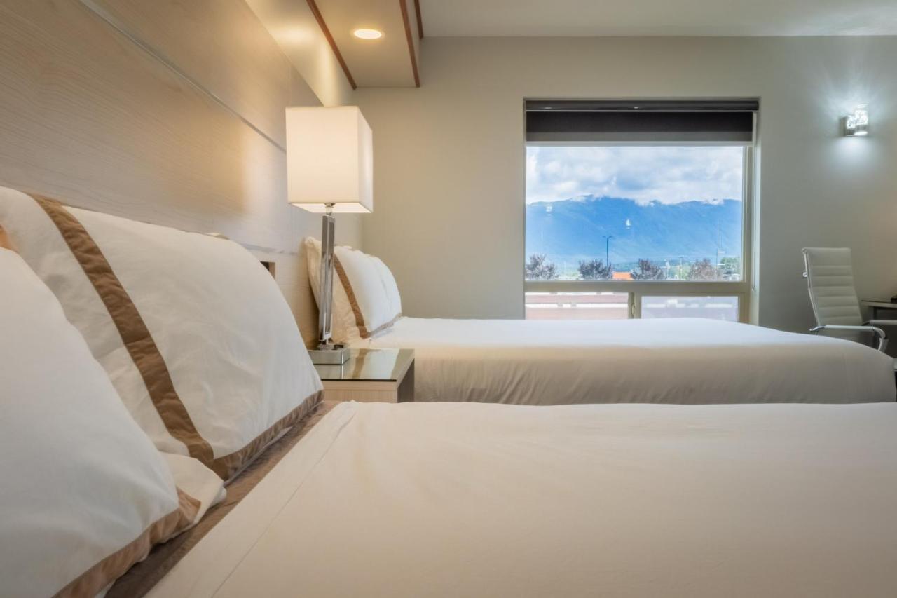 Quality Inn Sunshine Suites Terrace Bagian luar foto
