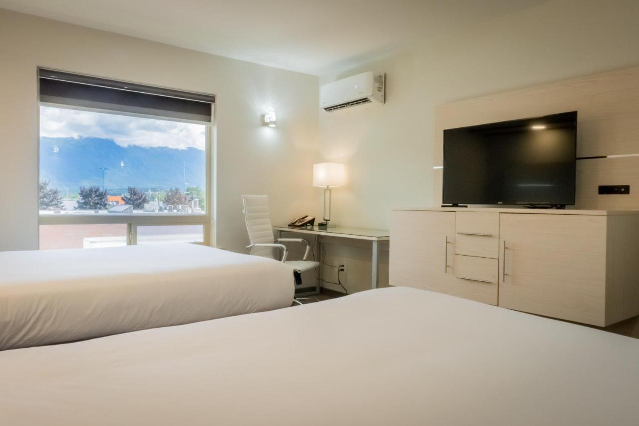 Quality Inn Sunshine Suites Terrace Bagian luar foto