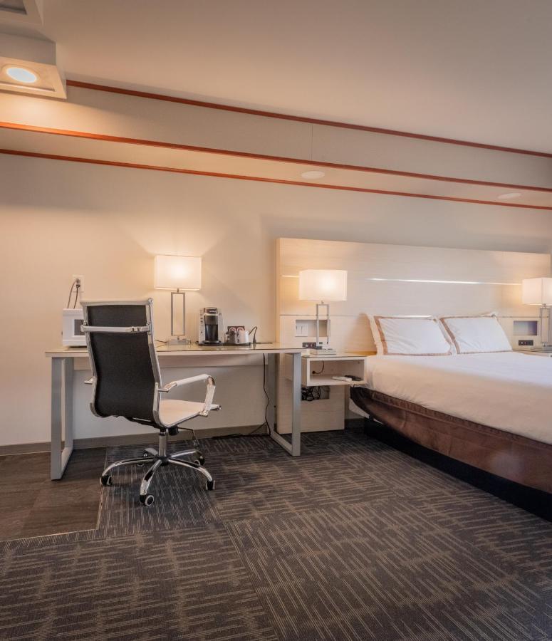 Quality Inn Sunshine Suites Terrace Bagian luar foto