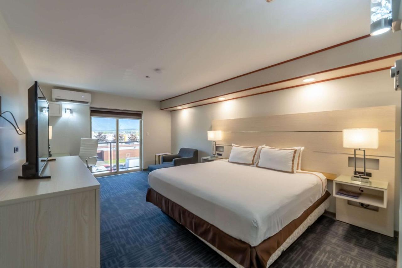 Quality Inn Sunshine Suites Terrace Bagian luar foto