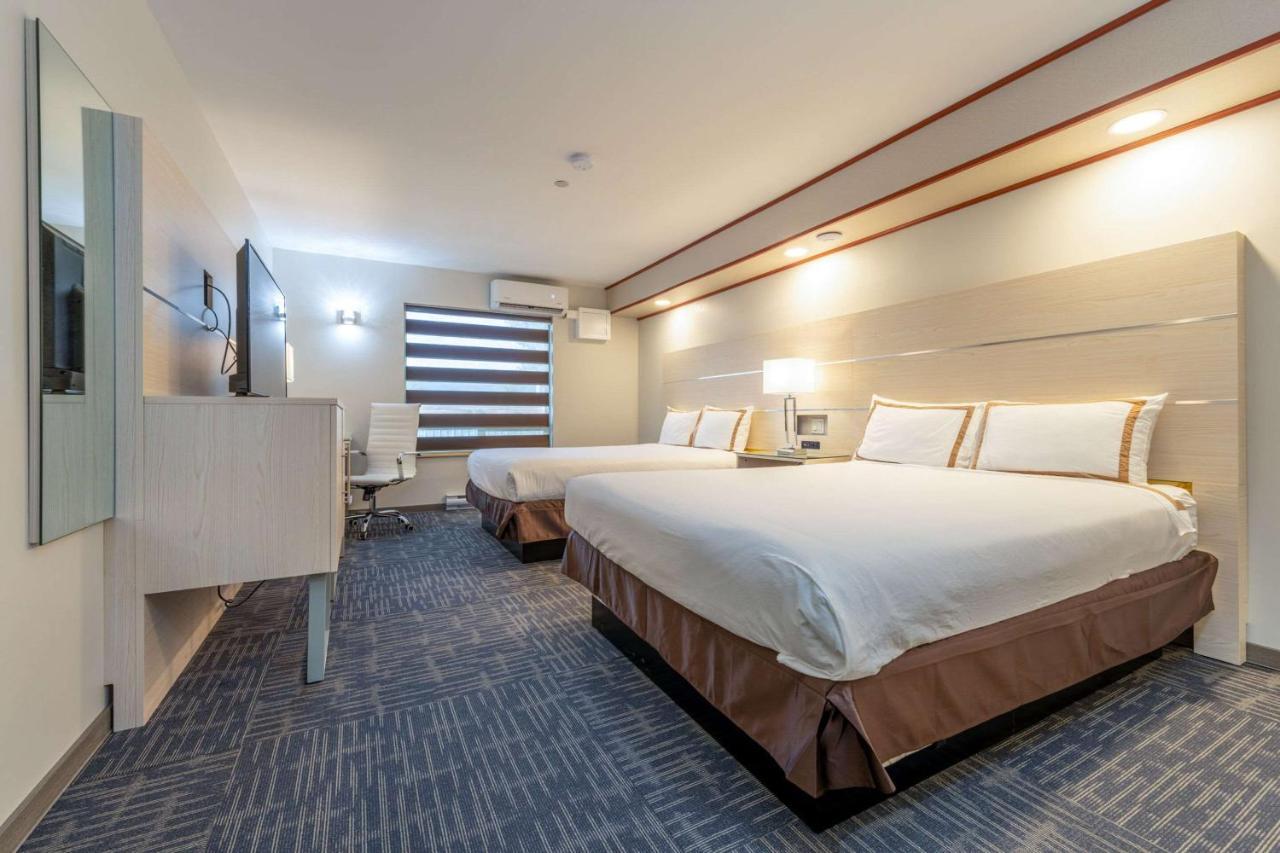 Quality Inn Sunshine Suites Terrace Bagian luar foto