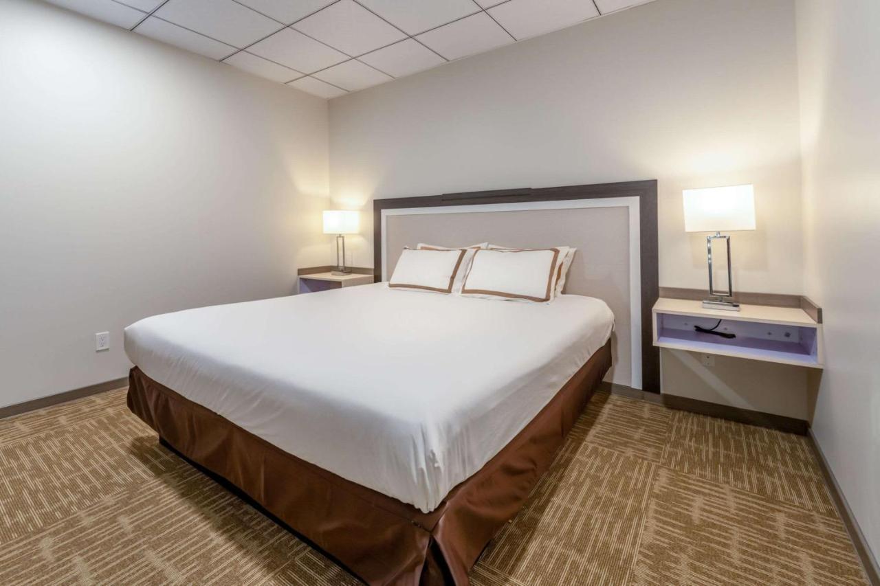 Quality Inn Sunshine Suites Terrace Bagian luar foto