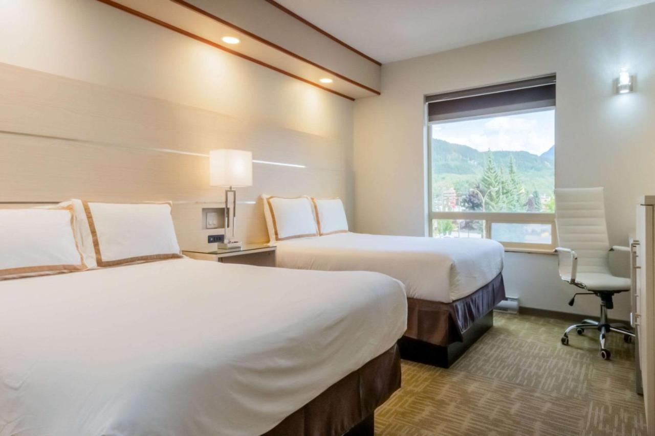 Quality Inn Sunshine Suites Terrace Bagian luar foto